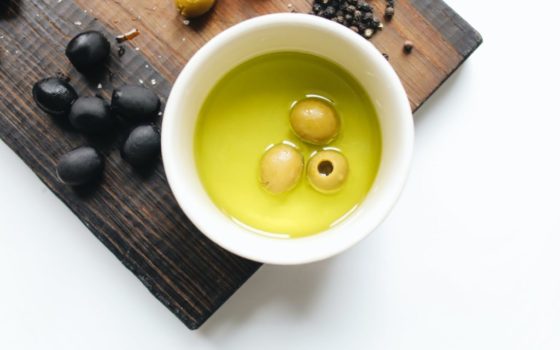 photo of olives on a bowl